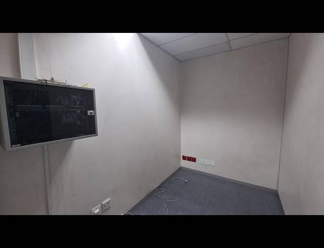 INDUSTRIAL PROPERTY TO RENT IN HALFWAY HOUSE